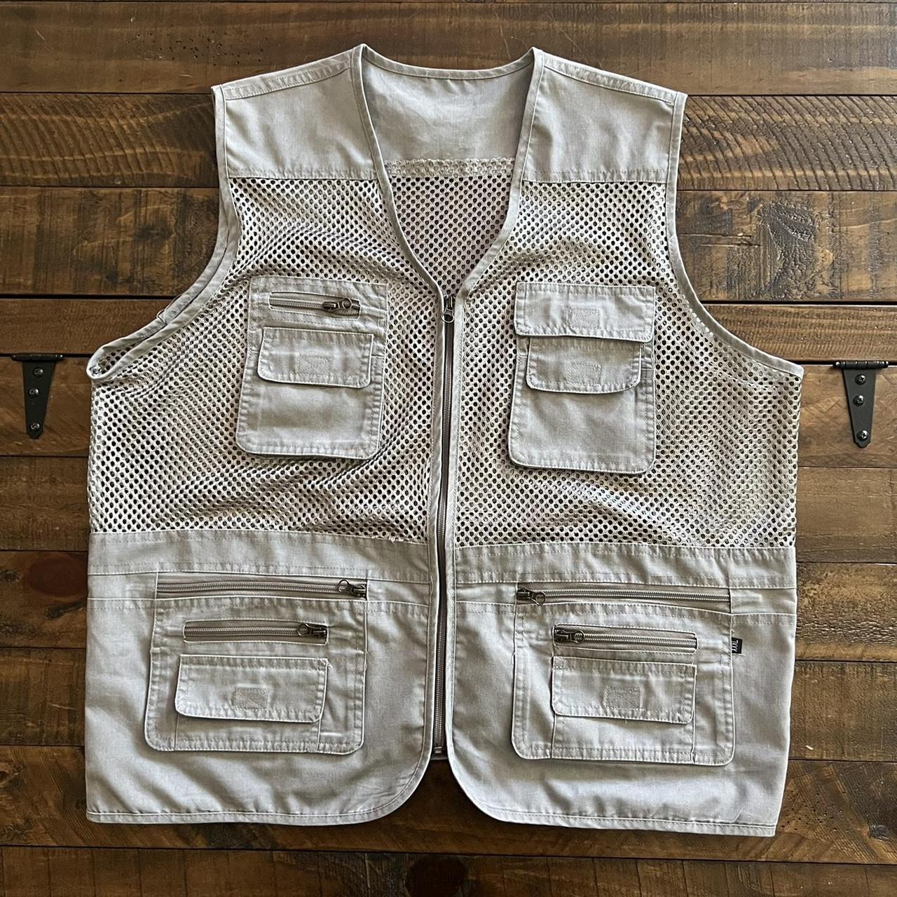 Vintage Fishing Vest •Size Medium, fits true to - Depop