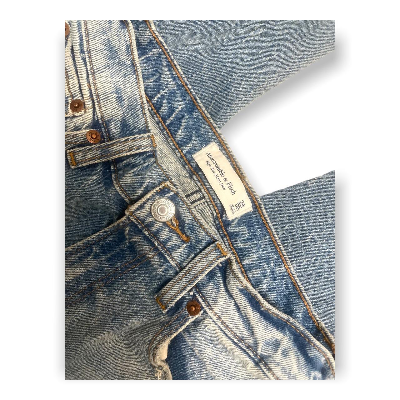 Abercrombie & Fitch High Rise Mom Jeans