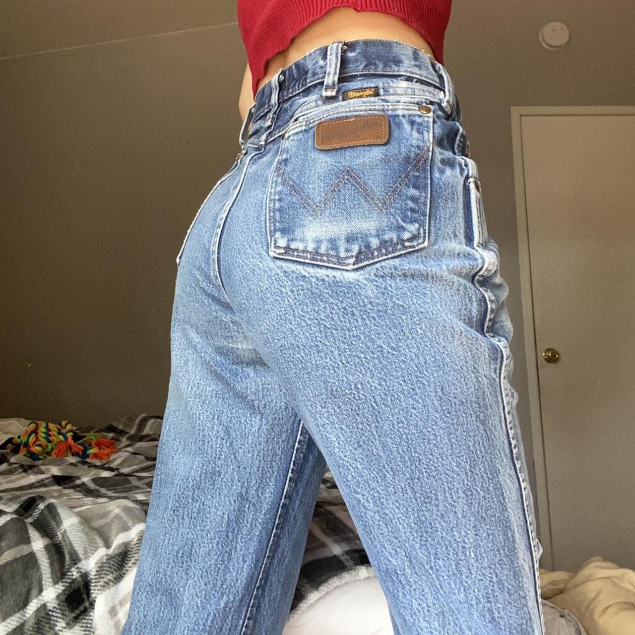 Gorgeous vintage wrangler jeans. Women's fit jeans - Depop