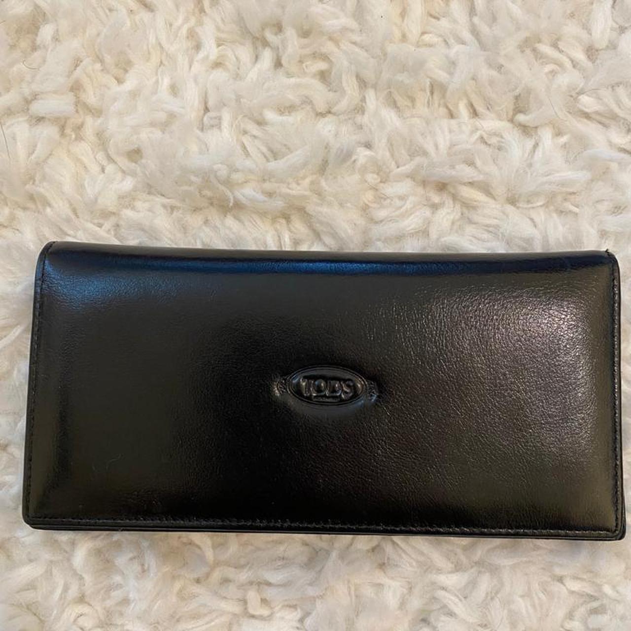 Genuine leather Tod s wallet . The material is super Depop