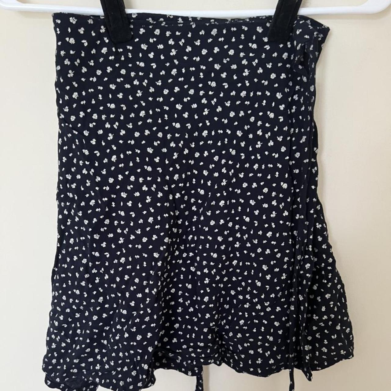 Brandy melville wrap skirt One size Lightly worn... - Depop