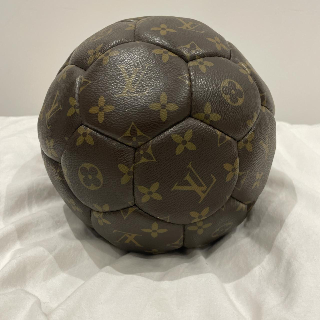 ヴィトン サッカーボール 2002 Auth. Louis Vuitton Vintage LV Monogram Soccer Ball FIFA