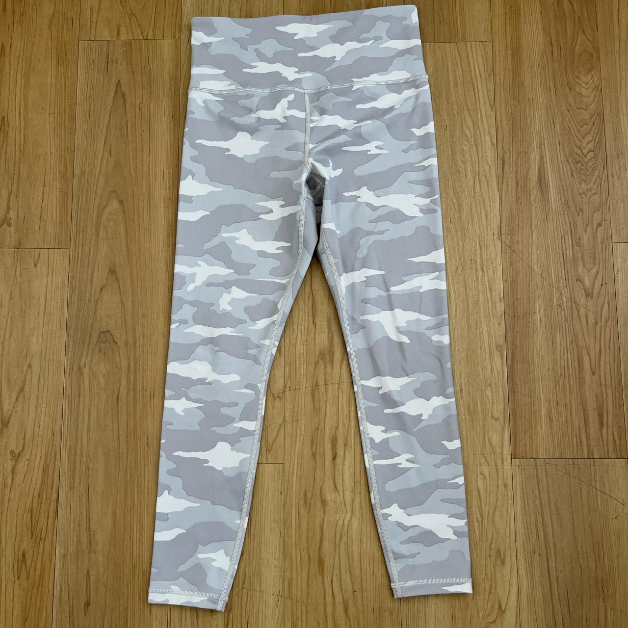 Athleta Men's Cream and Grey Leggings | Depop