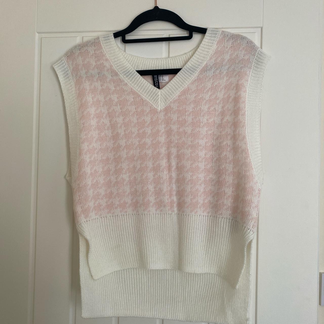 pink & cream dogtooth sweater vest. H&M.... Depop