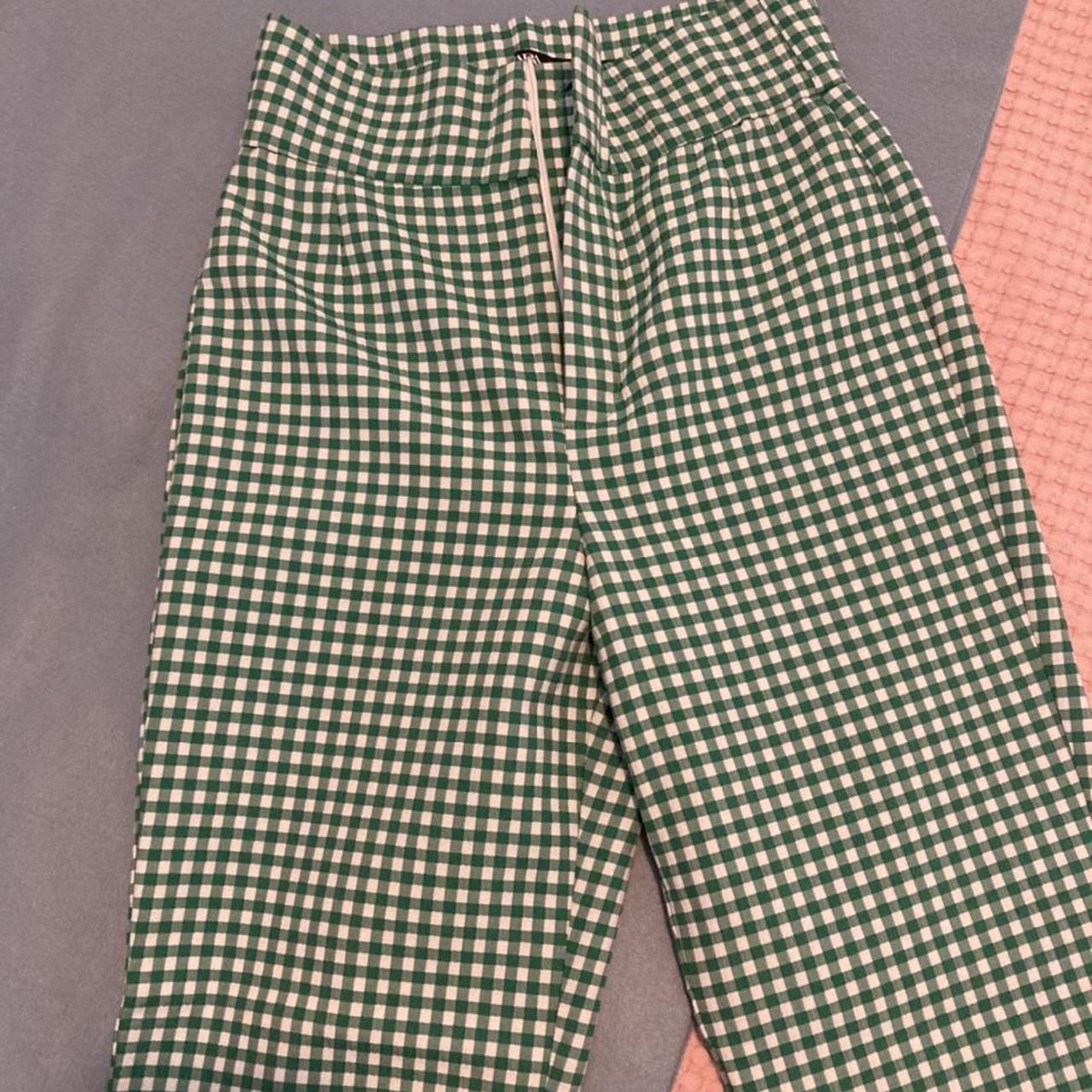 Zara green high-waisted gingham trousers #zara... - Depop