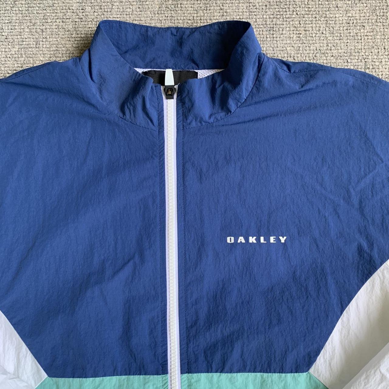 Oakley Men's Blue and White Jacket (2)