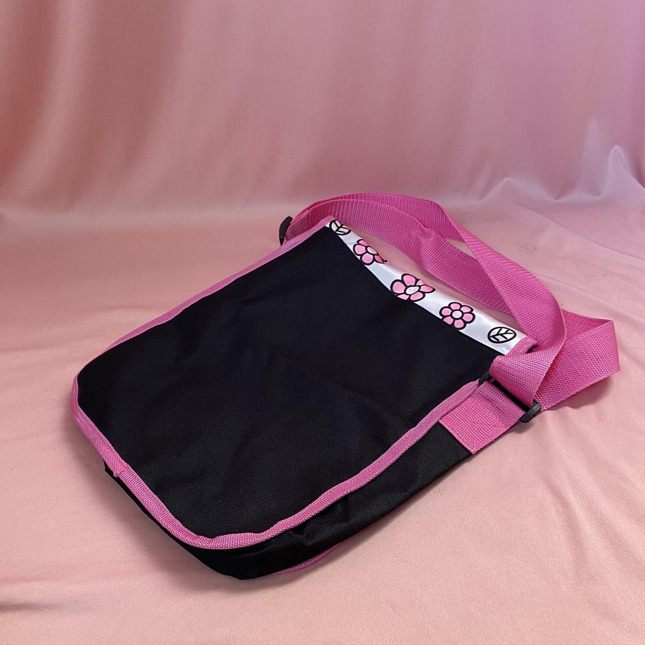 Hello Kitty messenger bag 💘 Super duper adorable - Depop