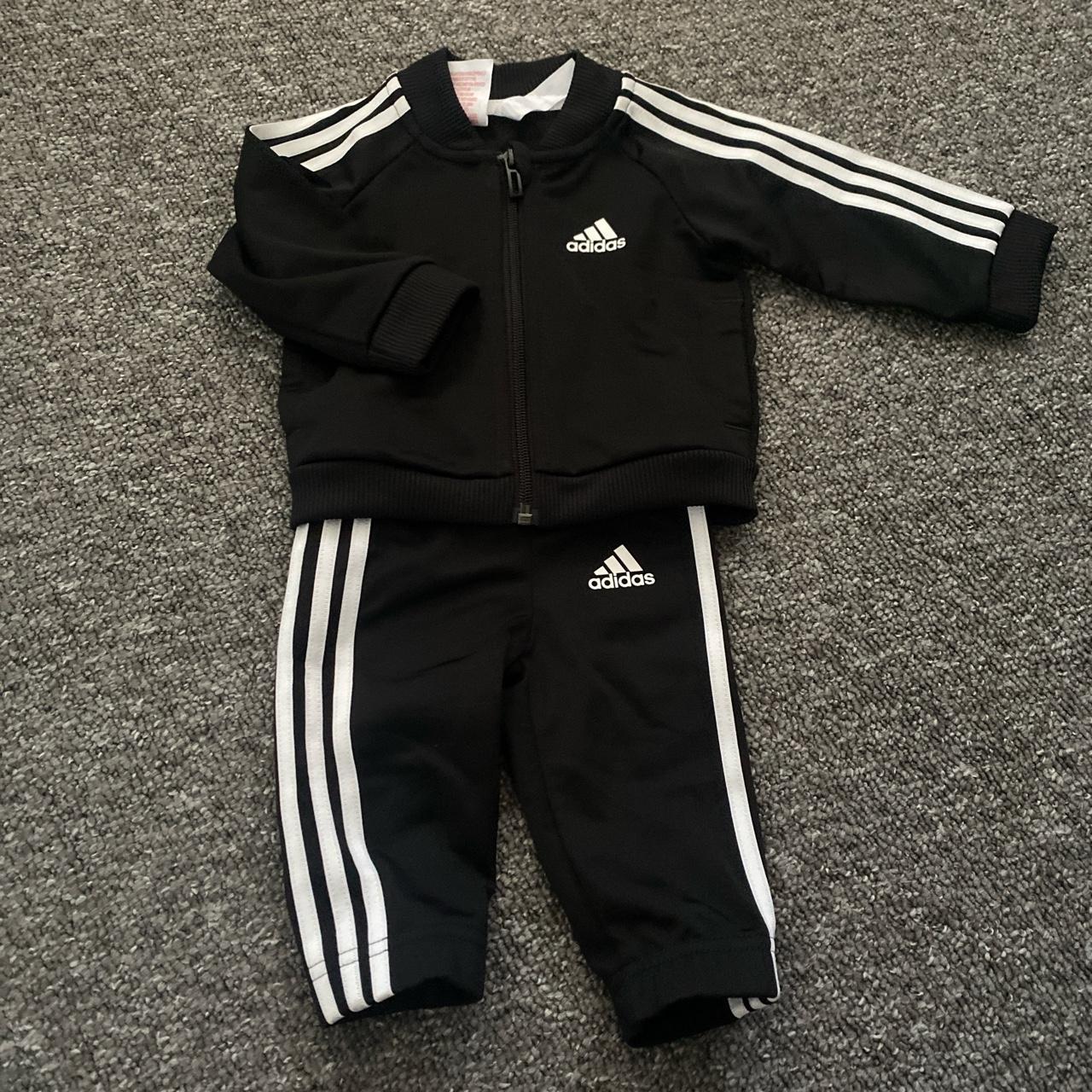 dv2820 adidas