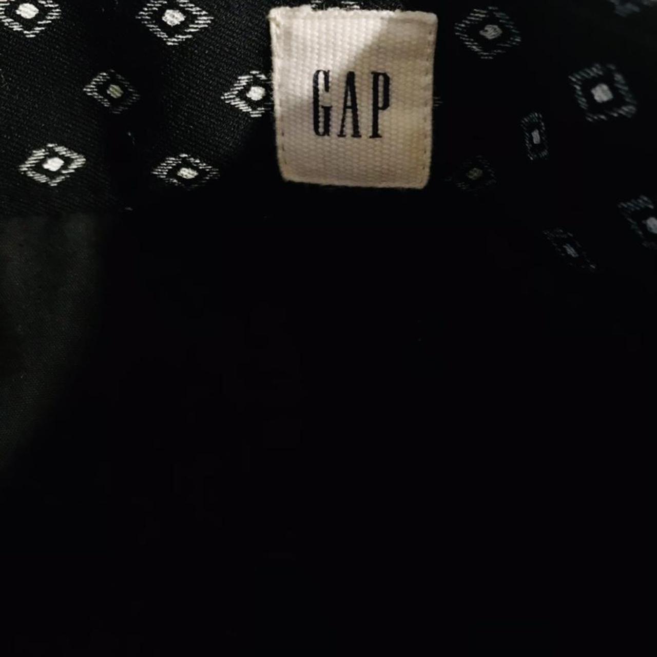 Gap Women's Black and White (3)