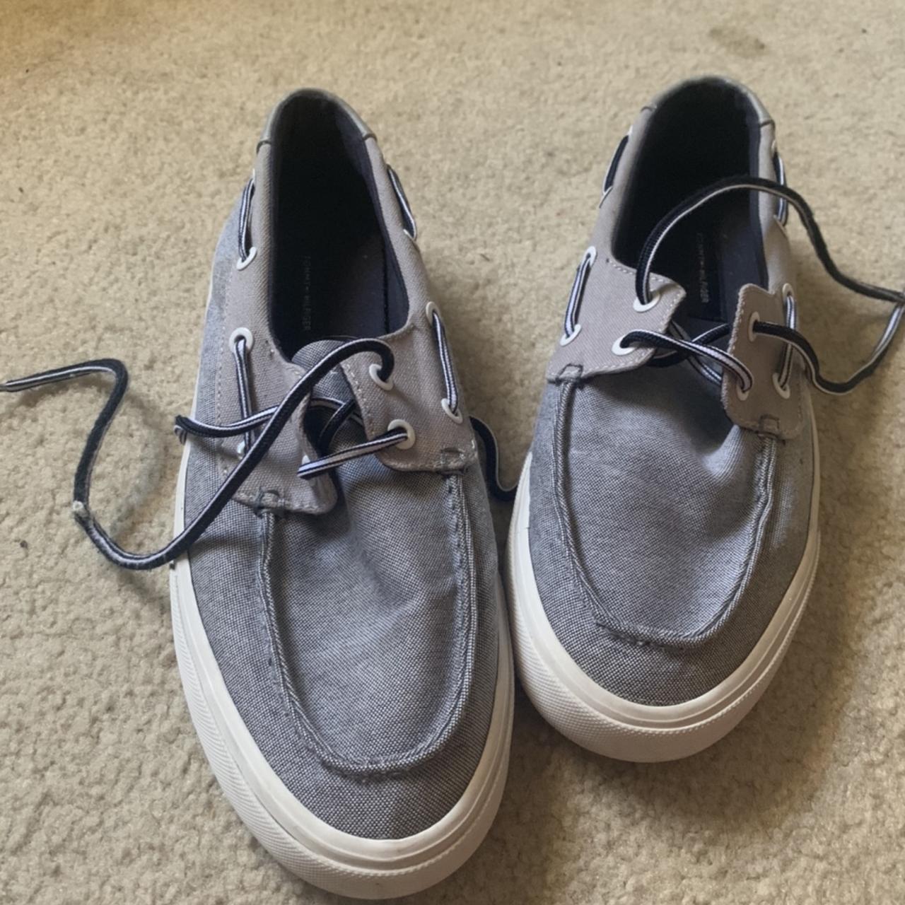 Tommy Hilfiger shoes One of the laces is kinda... - Depop