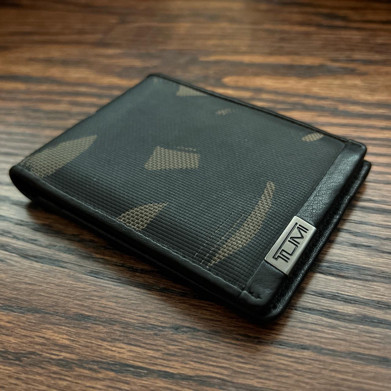 Tumi Men's Black and Khaki Wallet-purses