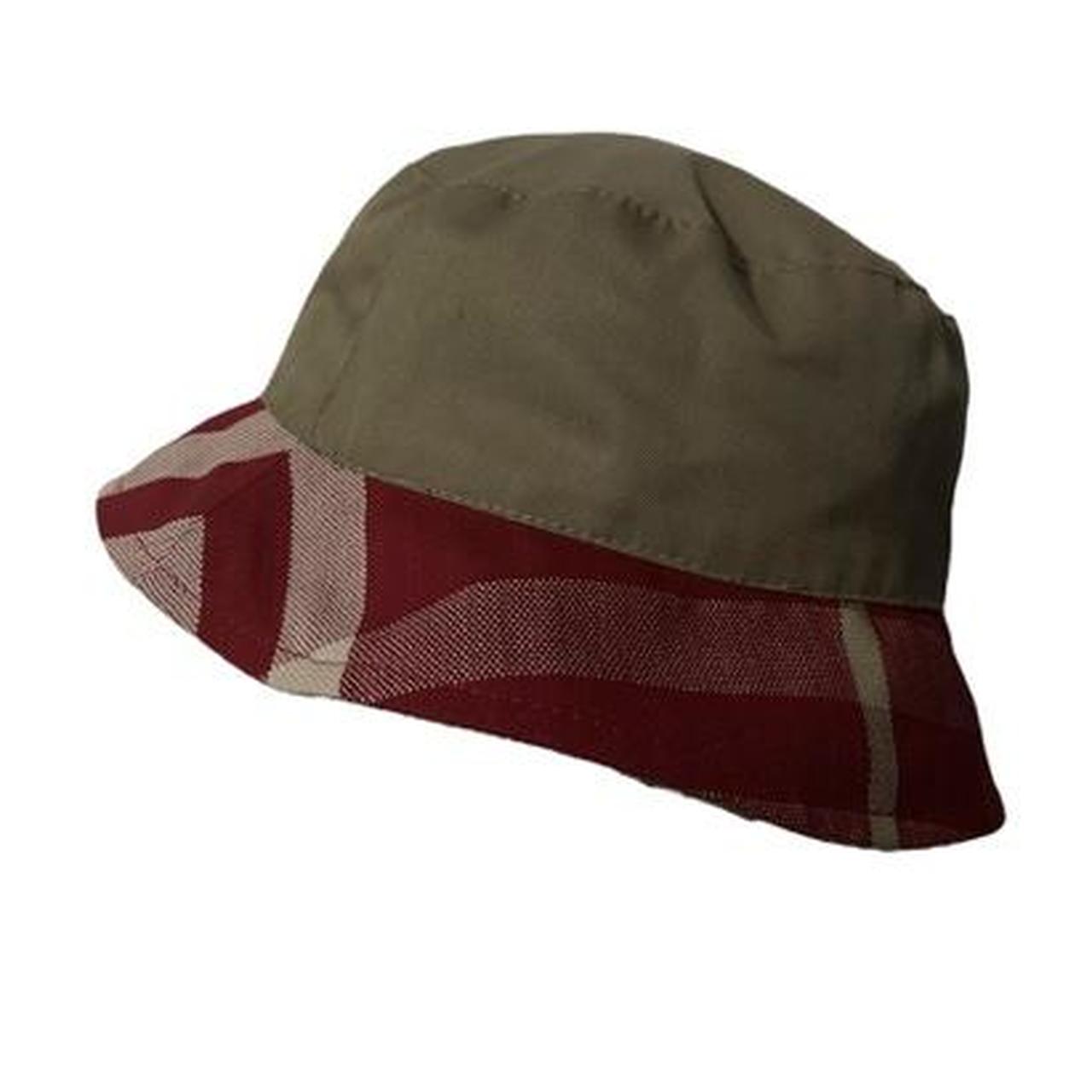 Burberry bucket hat depop hotsell