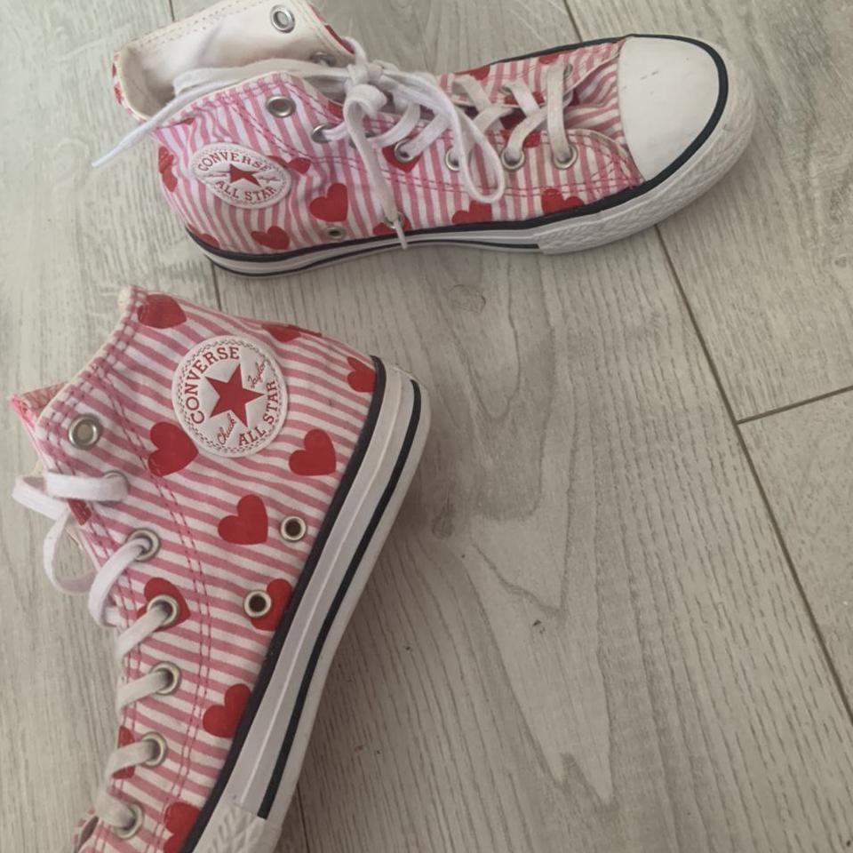 heart converse pink