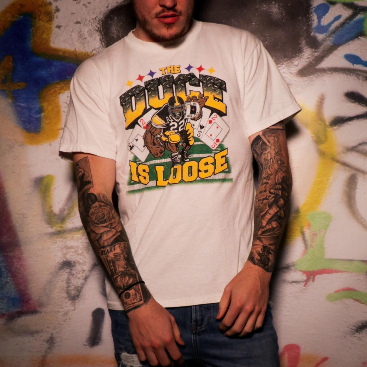 American Vintage Men's White and Yellow T-shirt