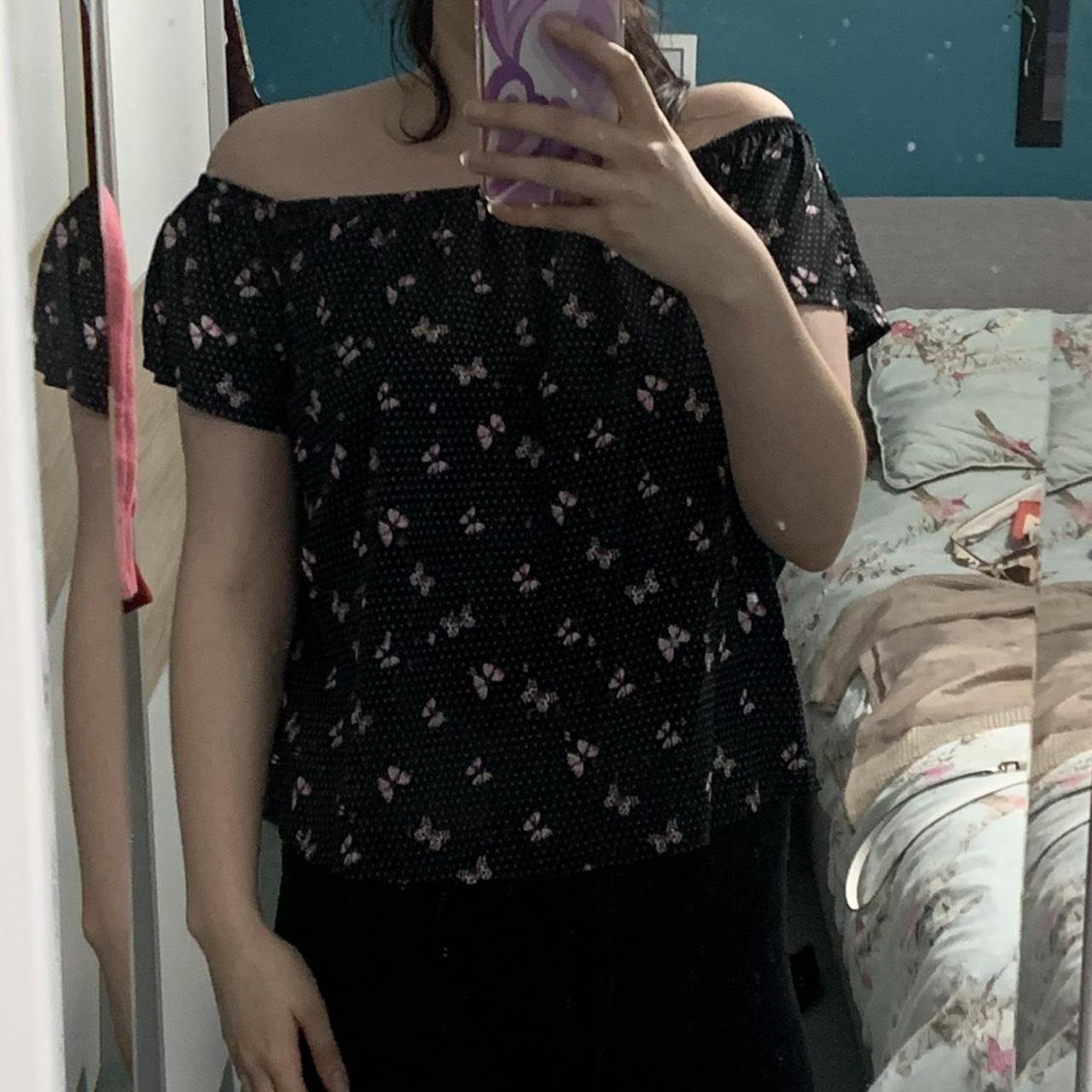 Butterfly detail off the shoulder top from primark... Depop