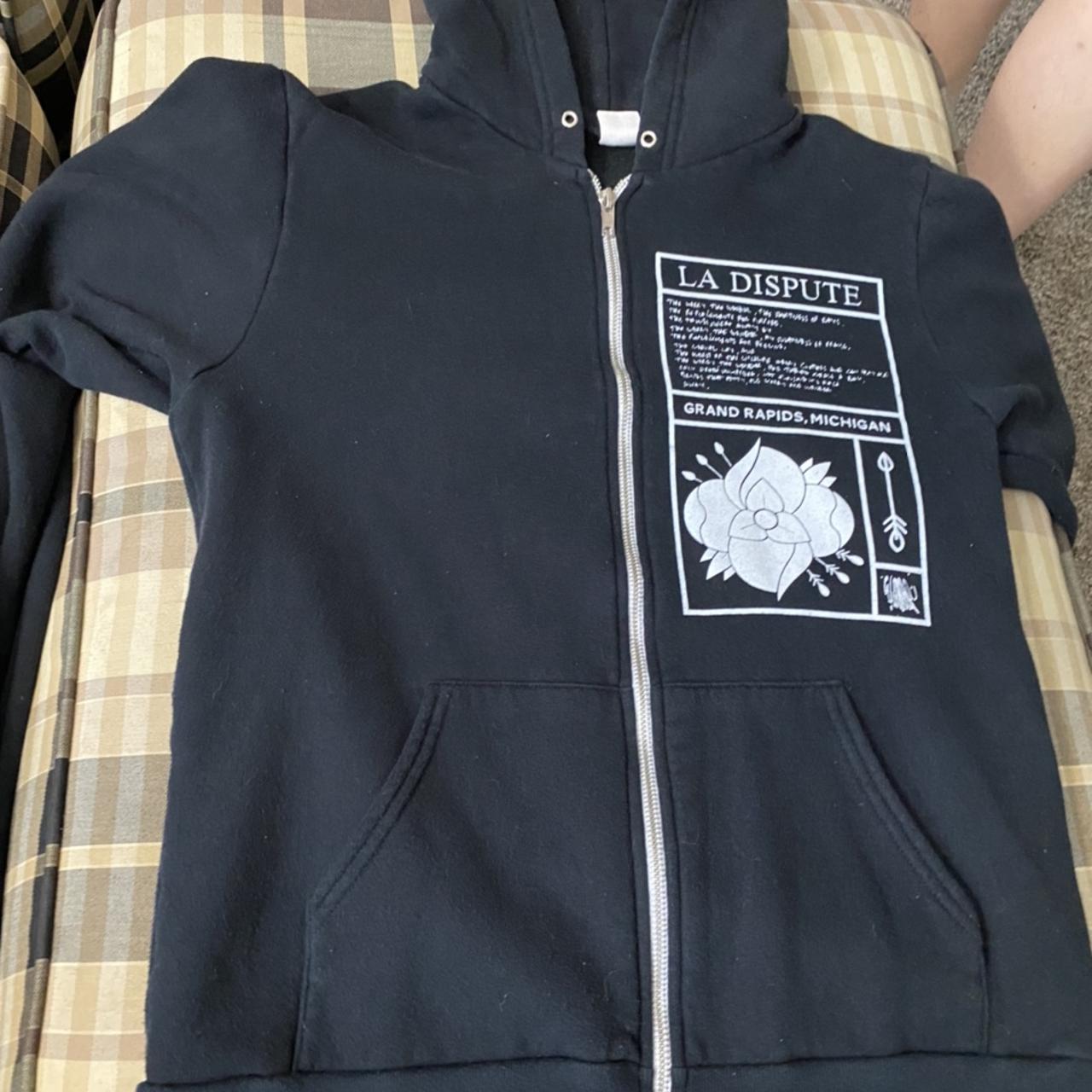 La sale dispute hoodie