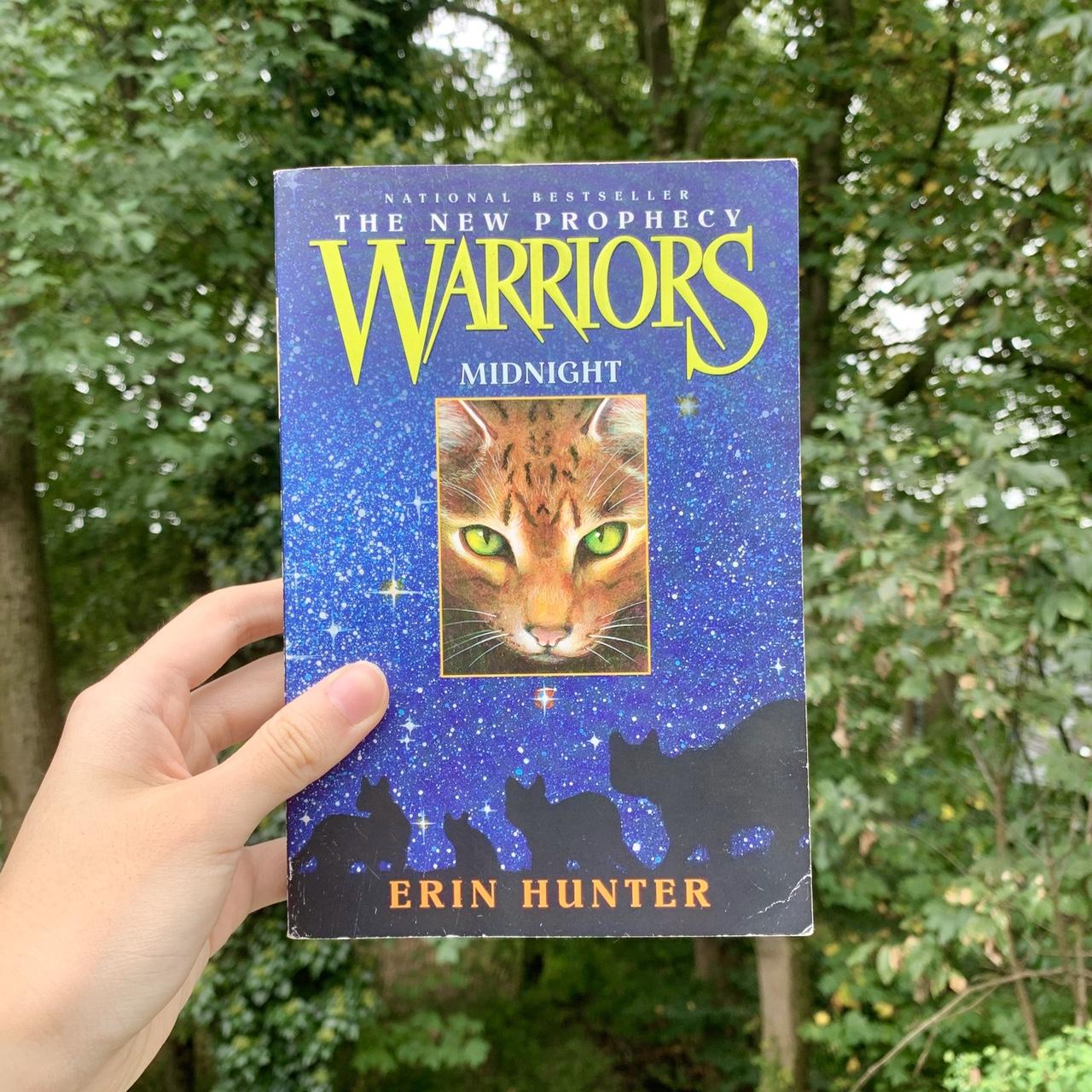 MIDNIGHT (Warriors: The New Prophecy, Book 1) by Erin Hunter Read