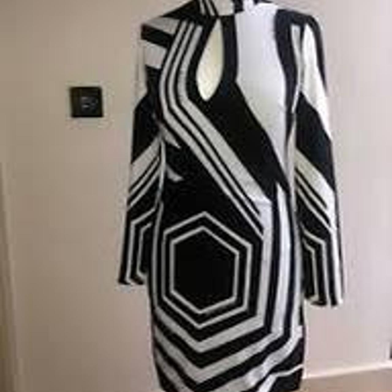 Product Image 4 - GUESS Marciano black and white