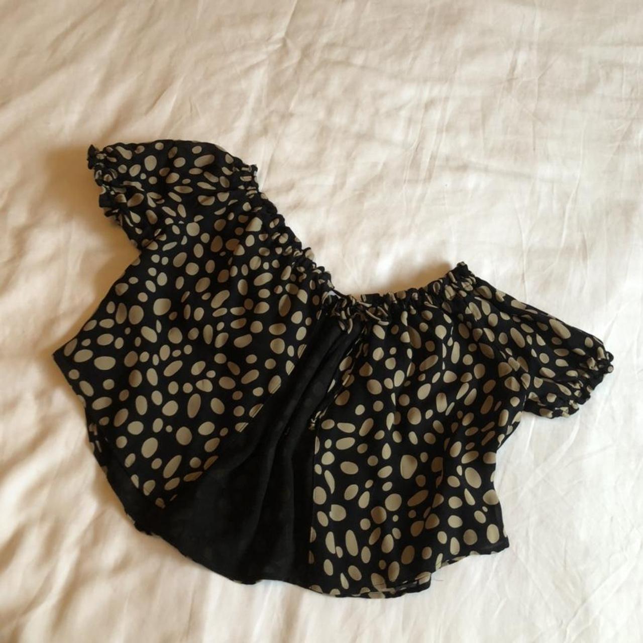 Stone Cold Fox Women's Crop-top (3)