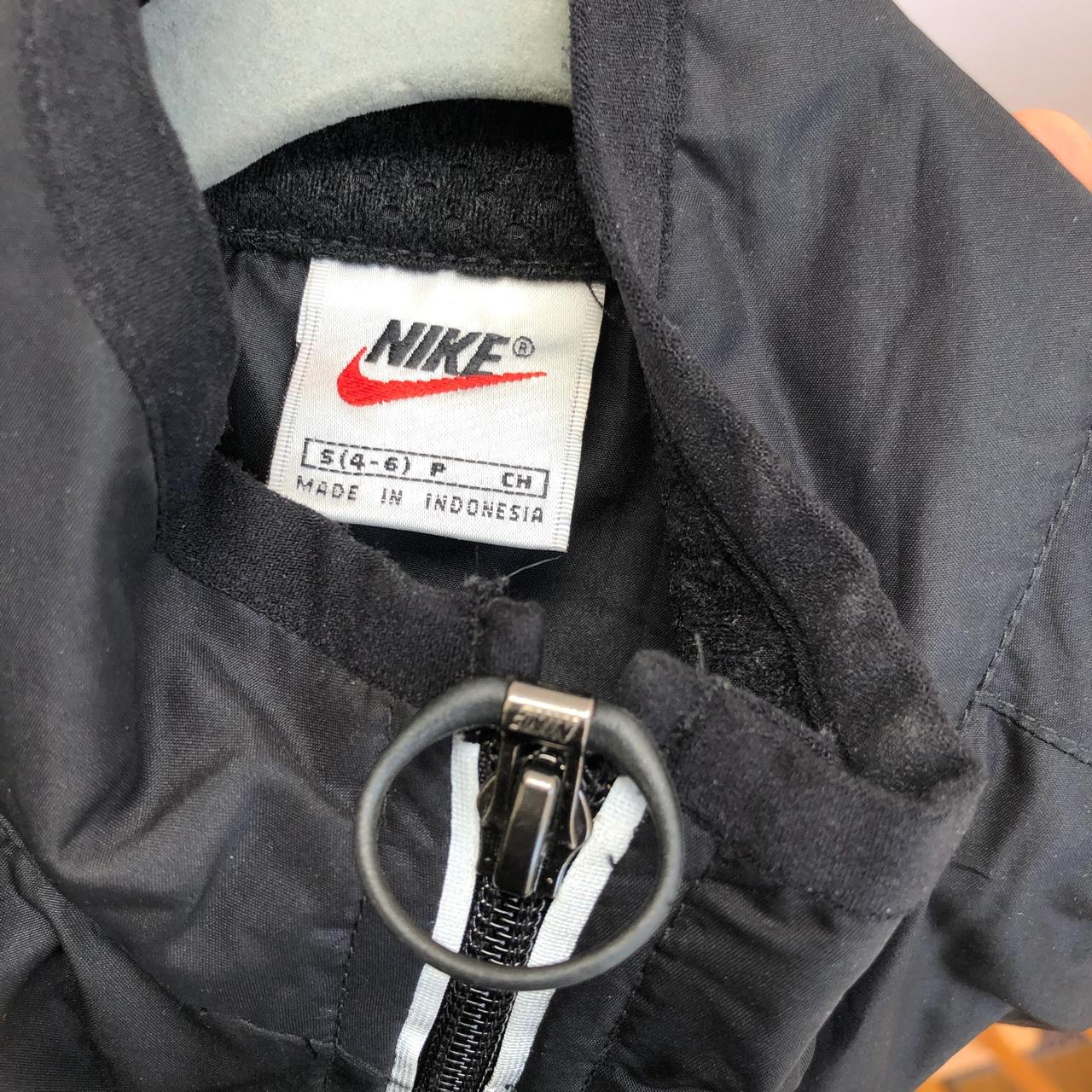 zip up nike vest jacket 🖤 mesh details on the... - Depop