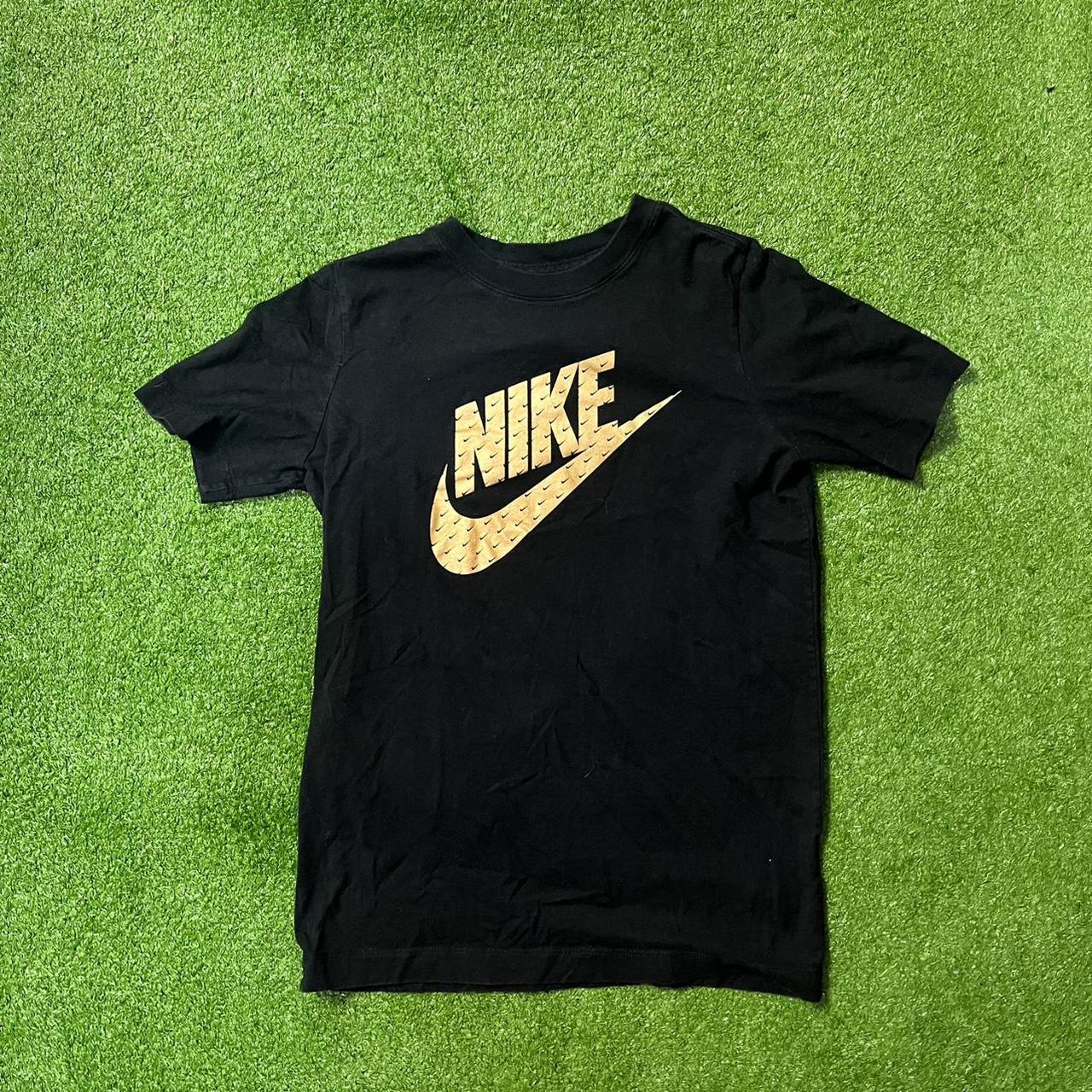 mens black and gold nike shirt