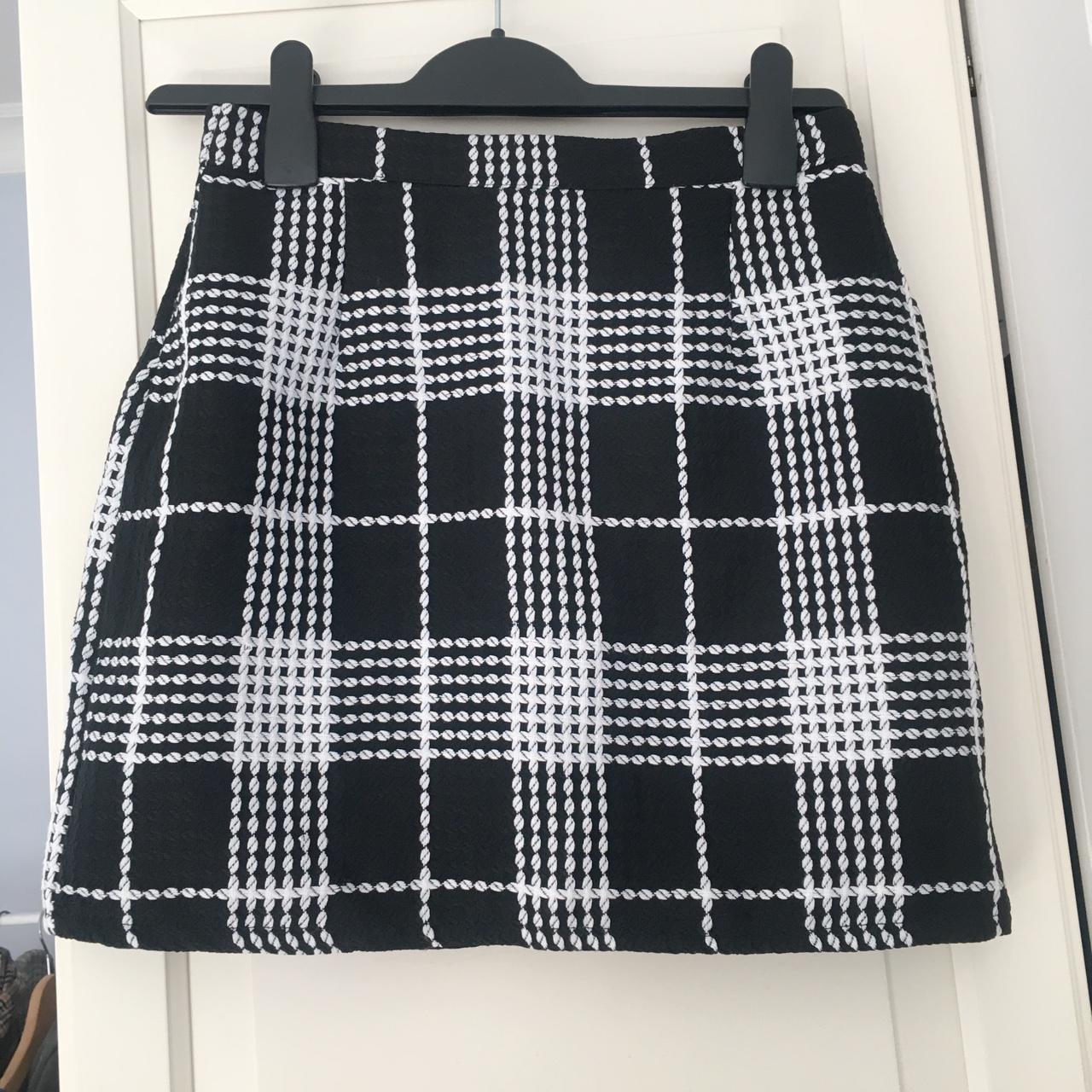 Women's Black and White Skirt | Depop