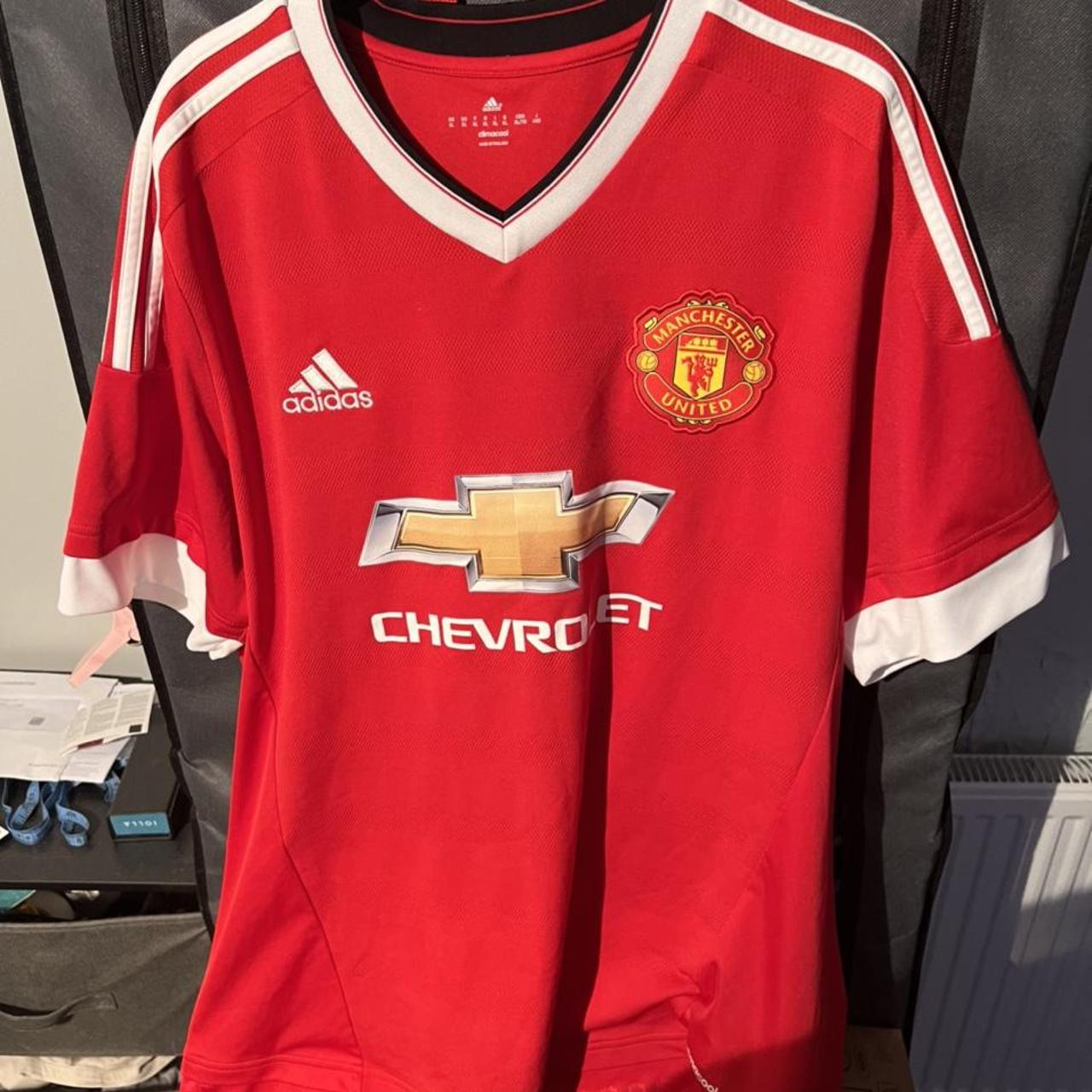 Retro Man United home shirt Manchester United home... - Depop