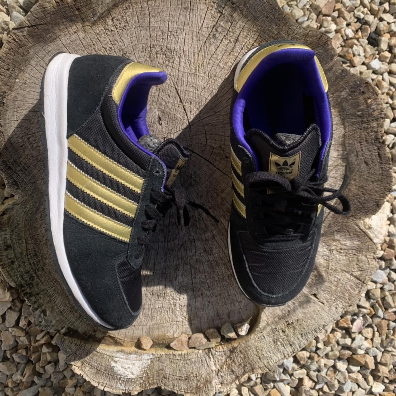 Chic Retro Adidas Trainers In a stunning Gold Depop