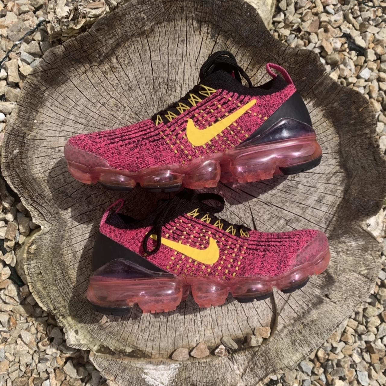 Pink and yellow vapormax online