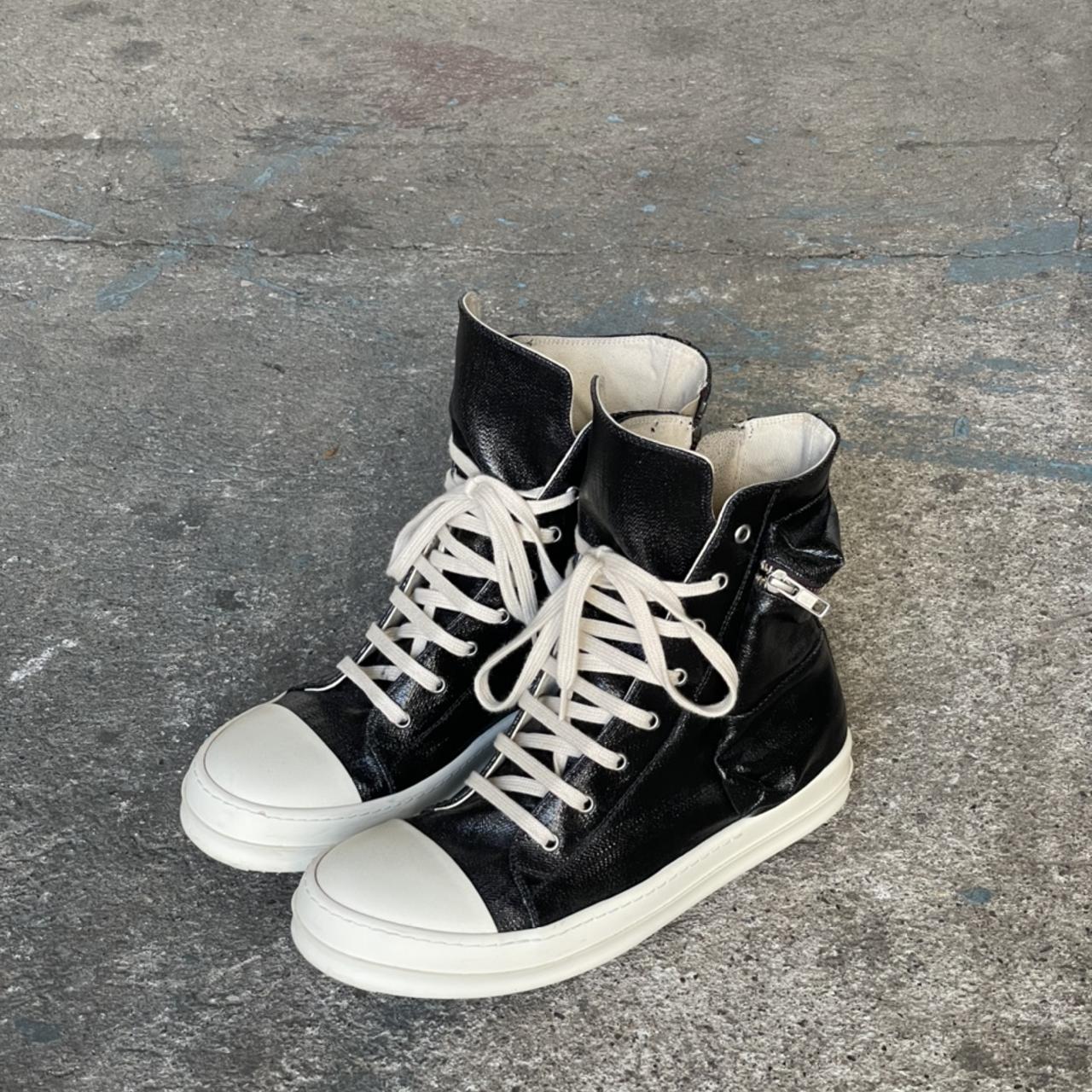 Rick Owens Men's Black and Cream | Depop