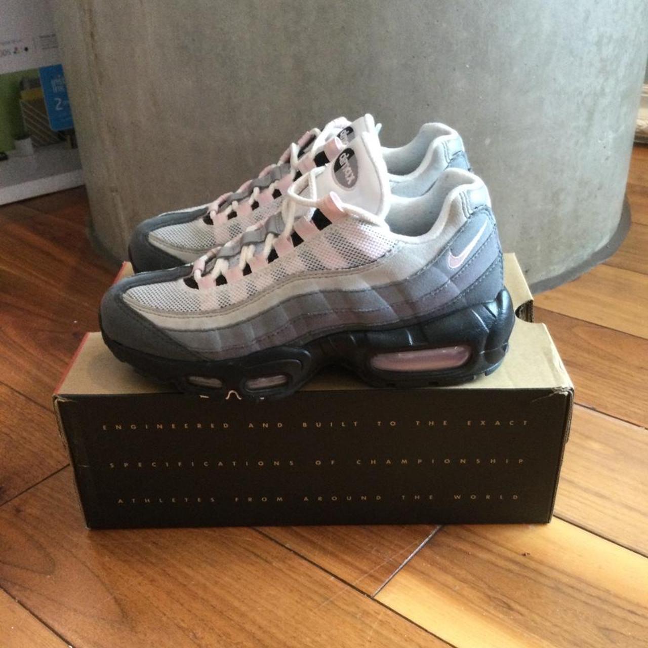 kim kardashian air max 95