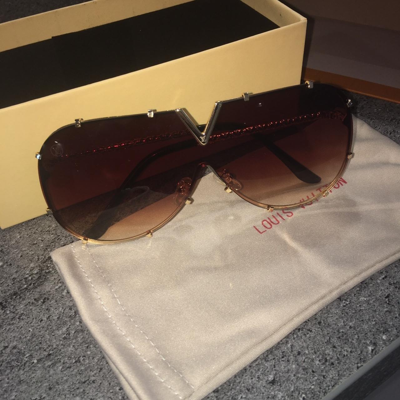 Louis Vuitton gold party glasses! They are amazing - Depop