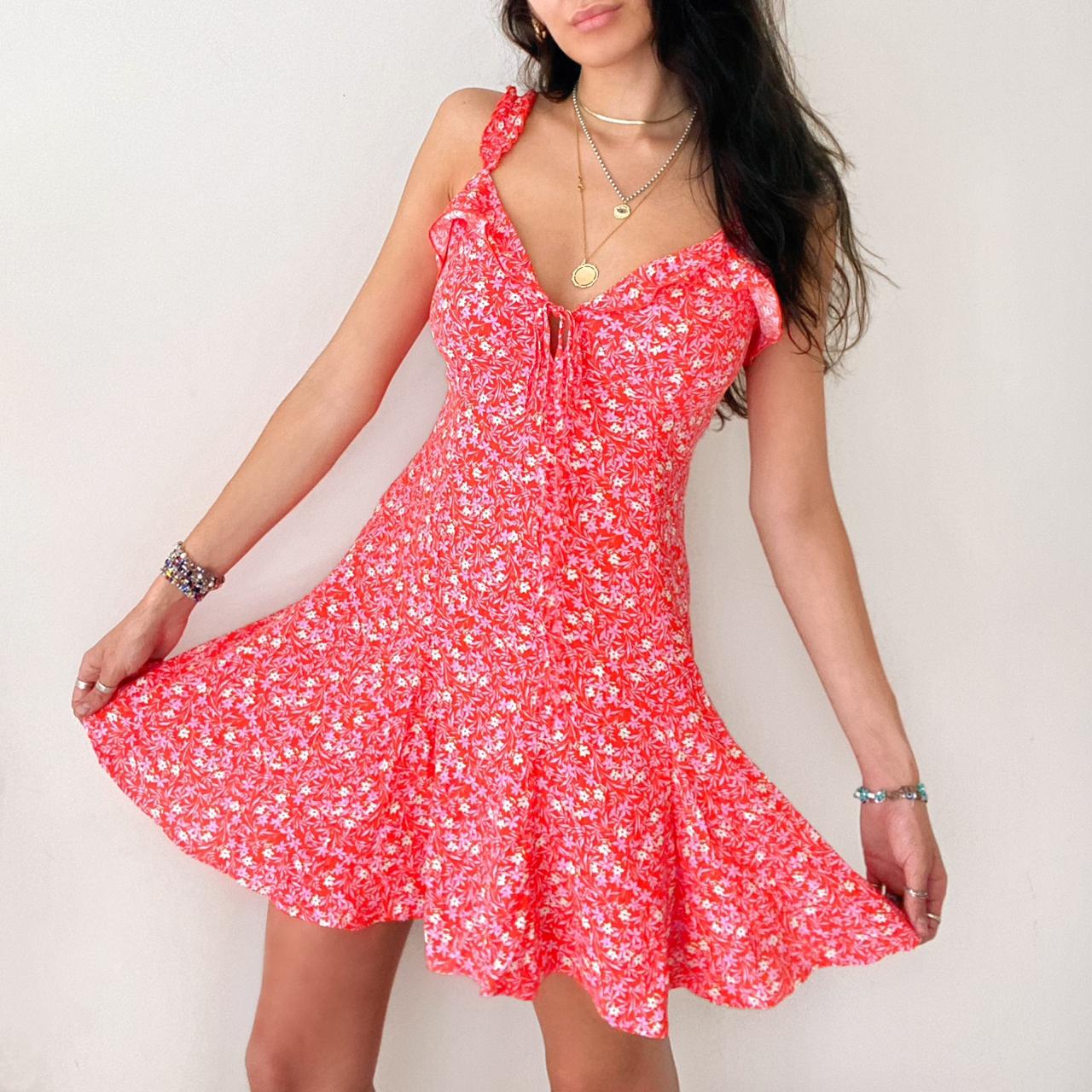 Zara red floral summer dress 💃🏻🍒 Features front