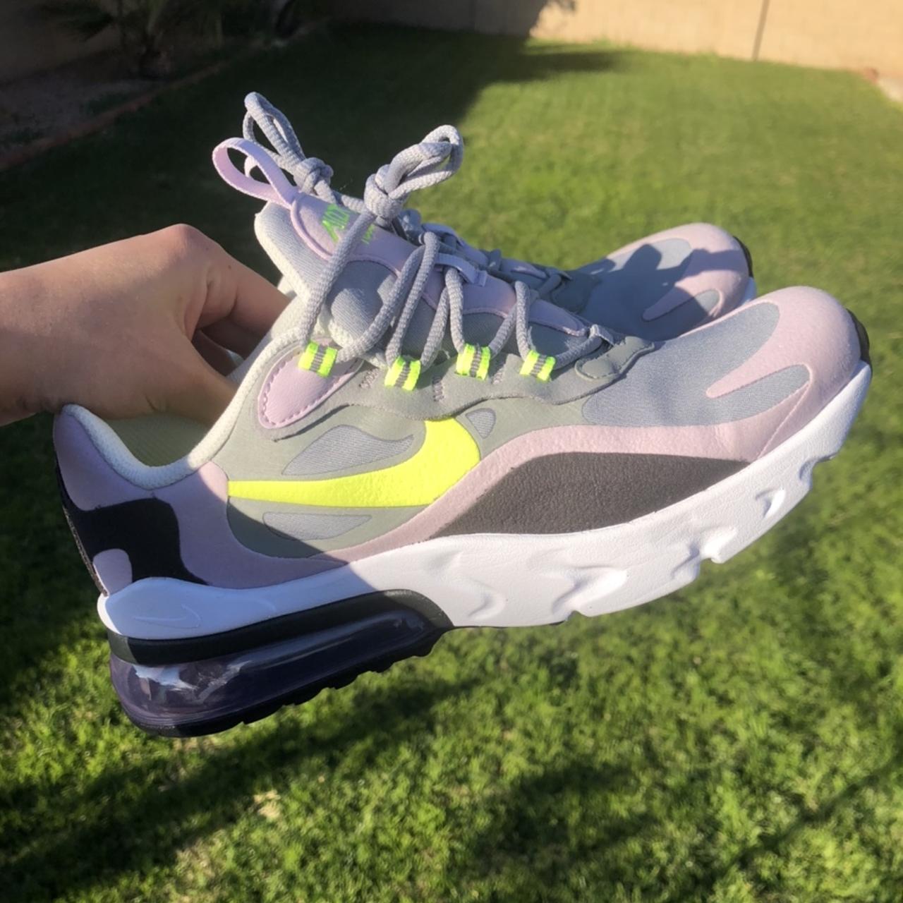 womens grey nike 270