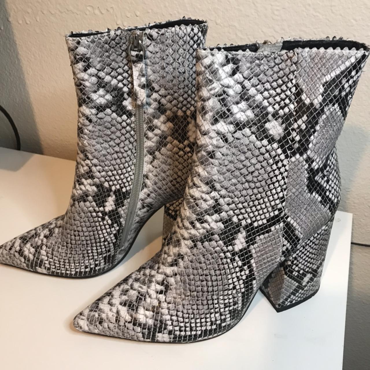 Alias mae store ahara snake boots