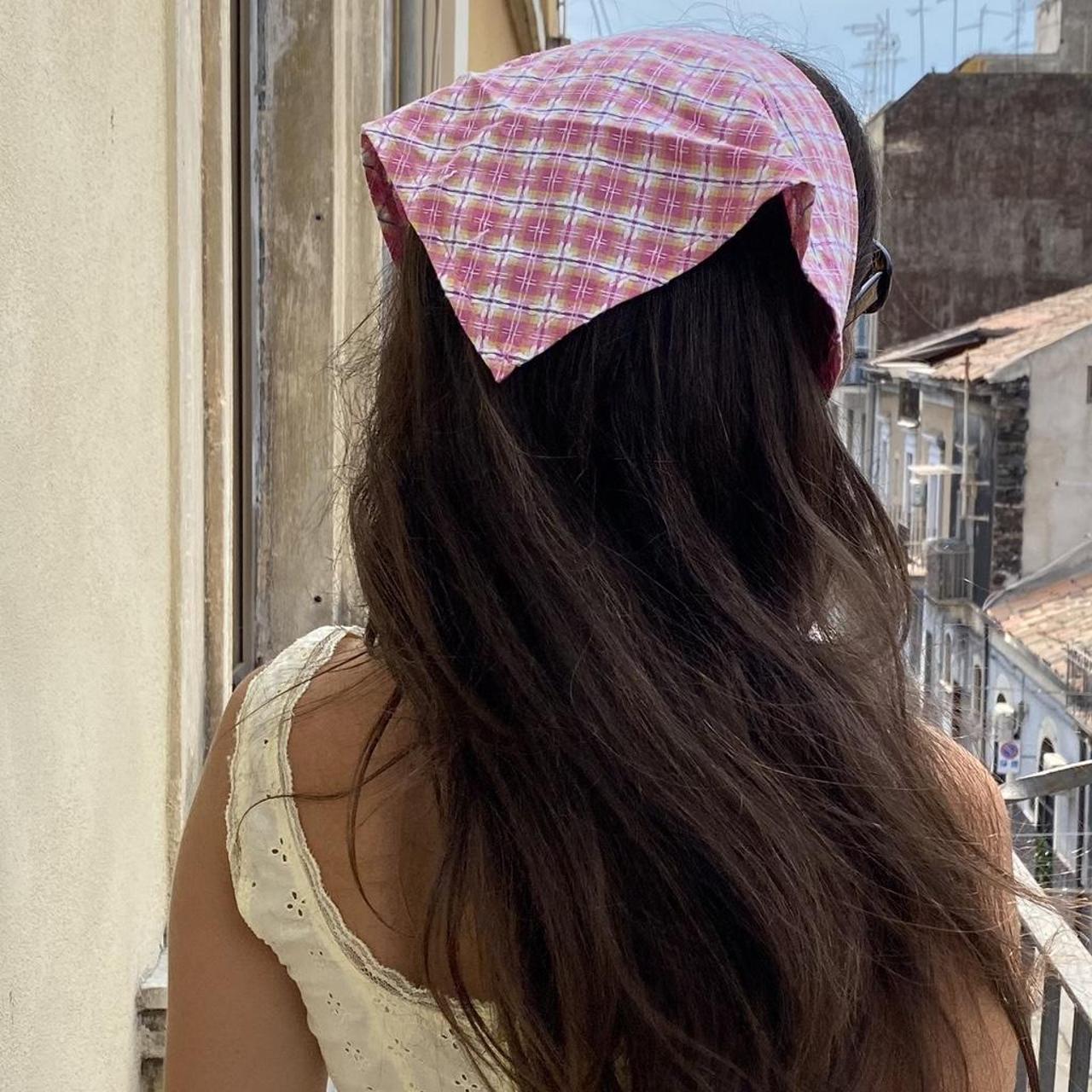 Bandana vintage anni 2000 a quadretti dell'iconico... Depop