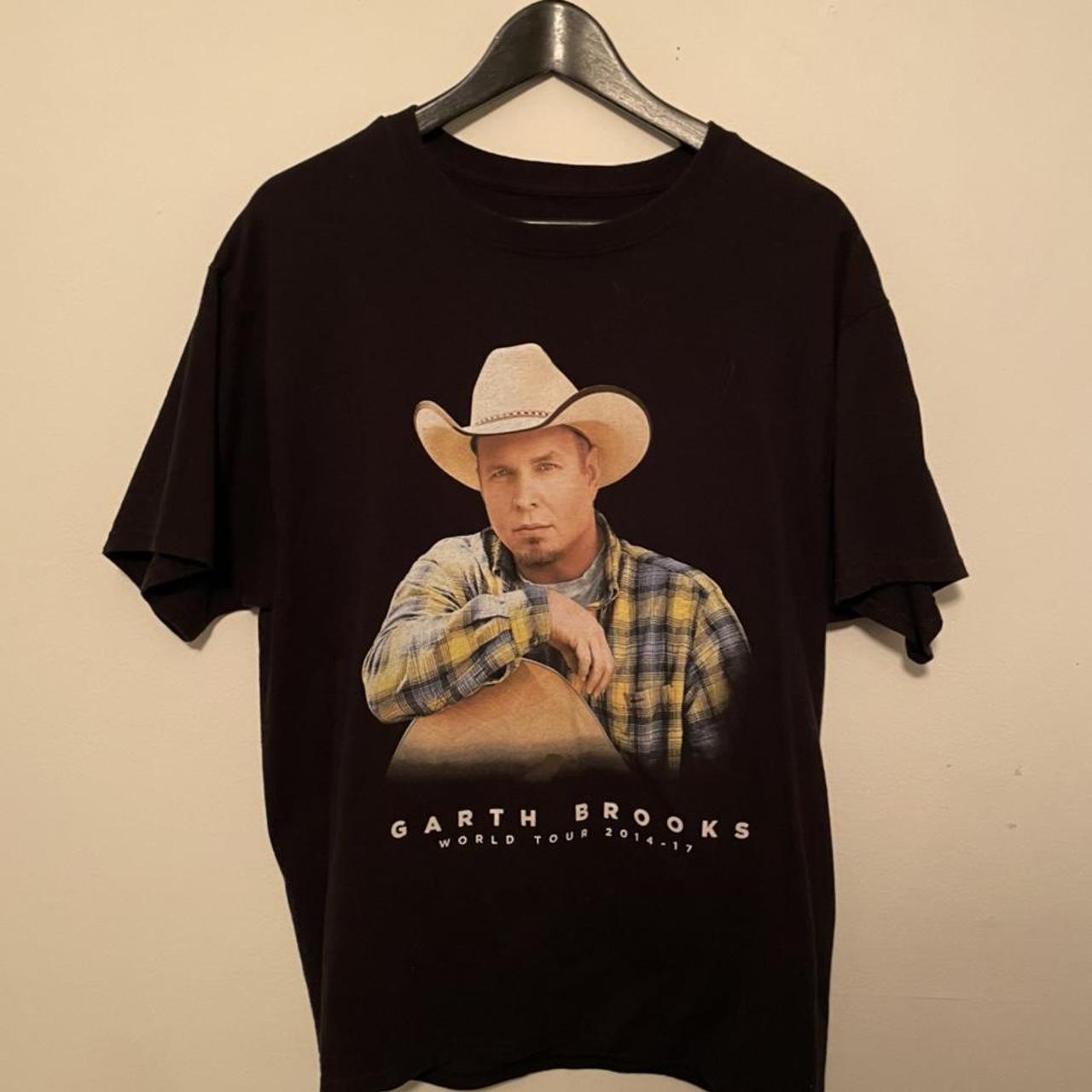 Garth Brooks 2014 tour shirt measures 20x28... - Depop