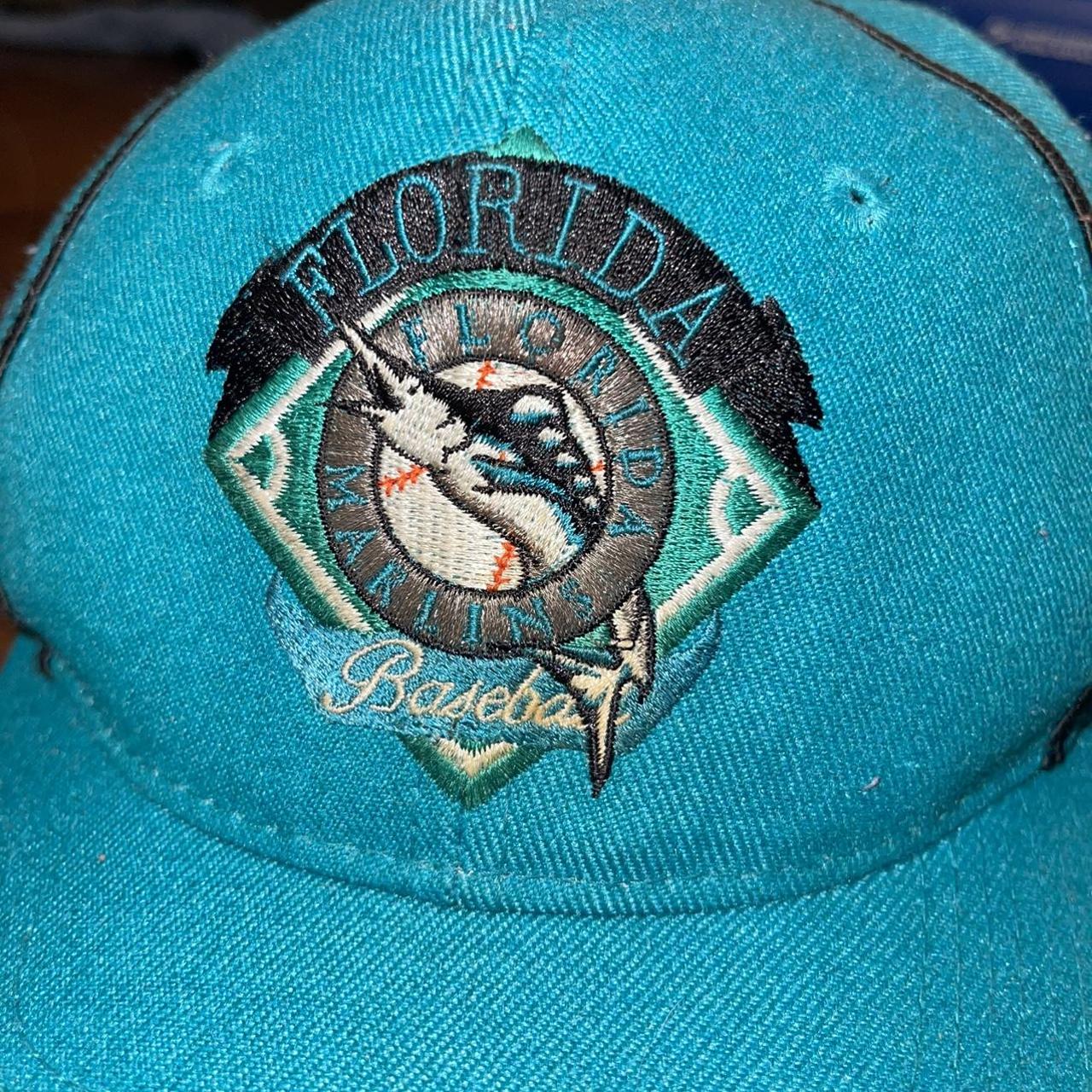 Product Image 3 - 90s Florida Marlins Hat VINTAGE

Size/fitting: