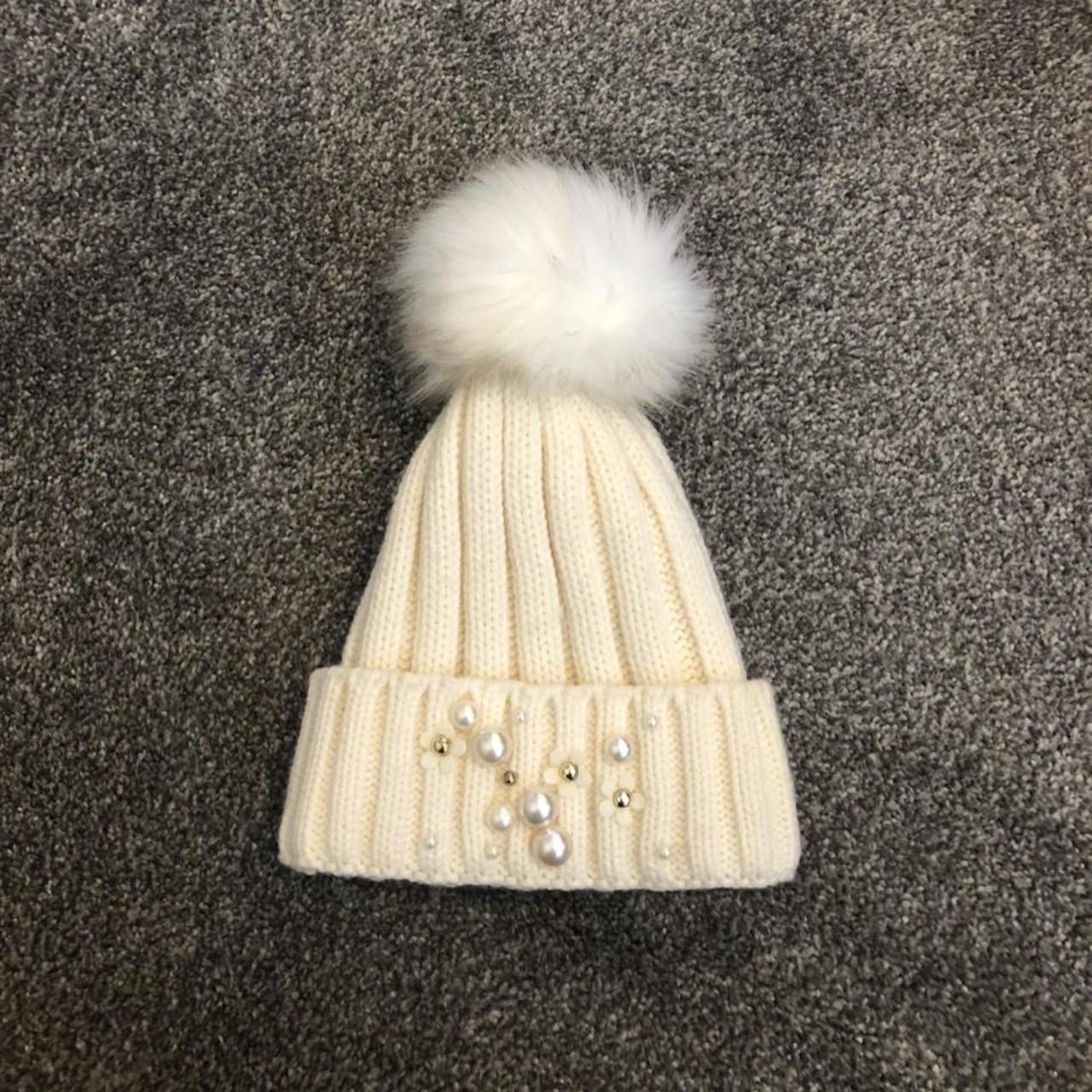 Women's Cream and White Hat | Depop