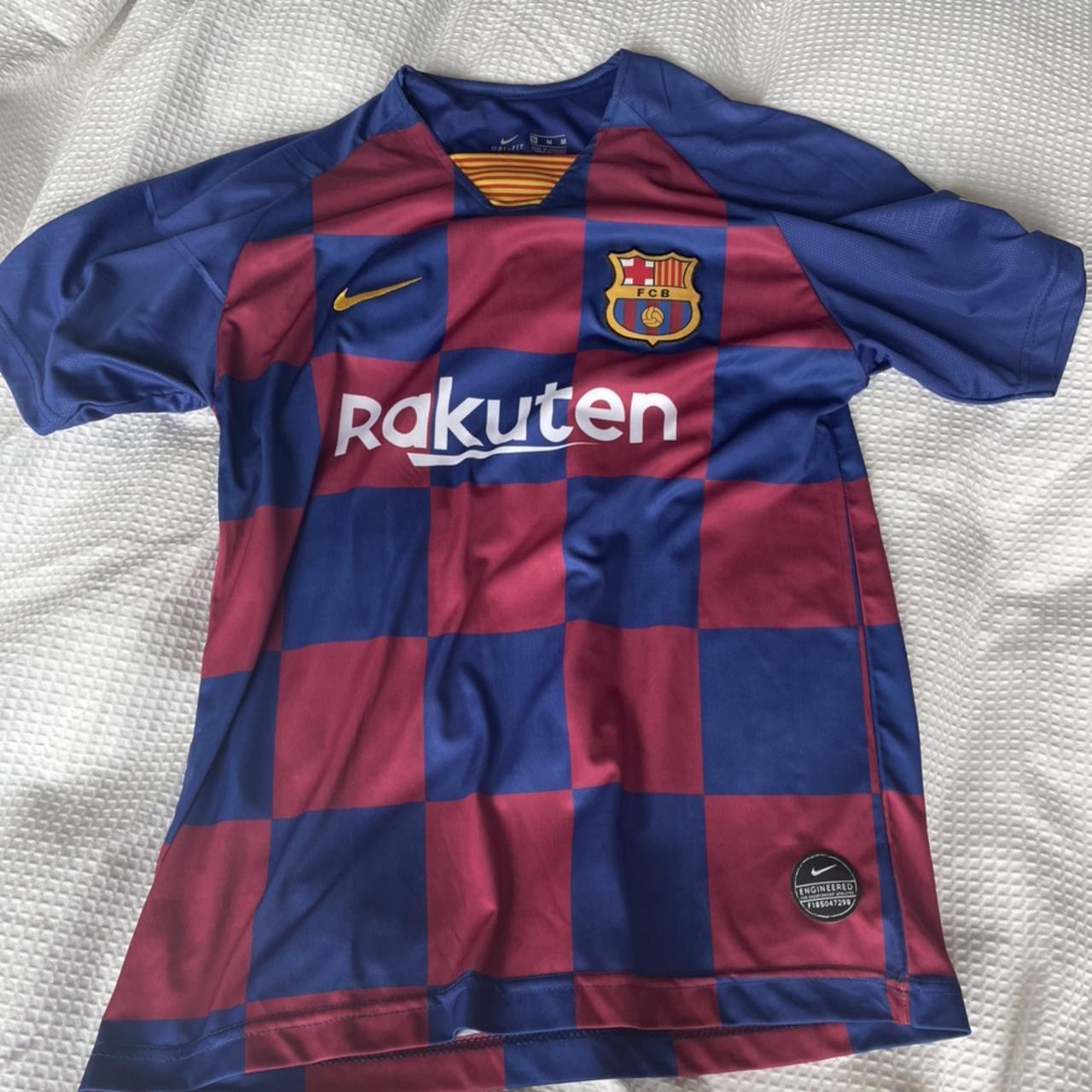 Barcelona Soccer Jersey Messi women's small - Depop