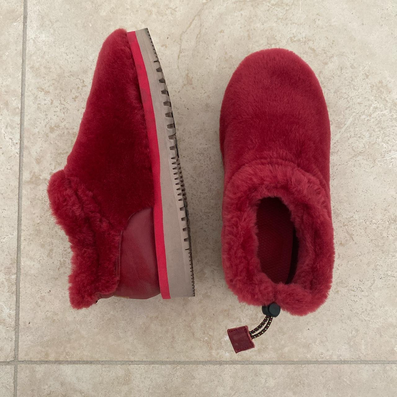 suicoke red