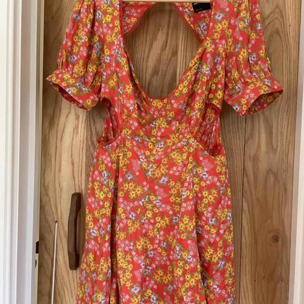 gorgeous summer dress with cutout. so flattering and... - Depop