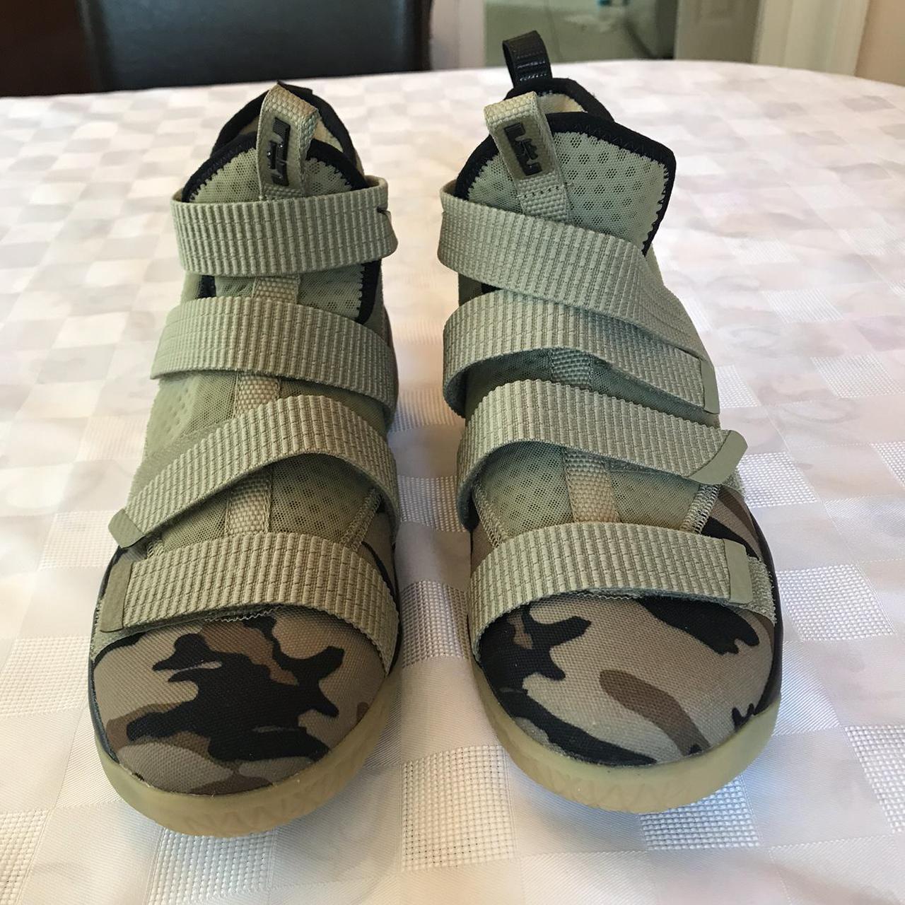 camo soldier 11