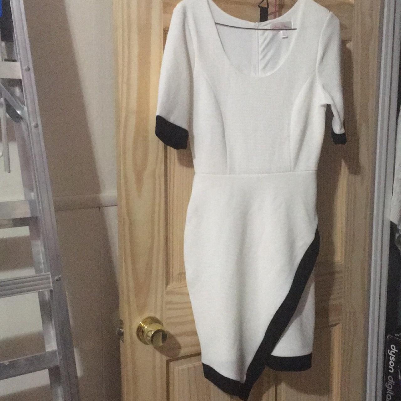 Macy's Women's Black and Cream Dress Depop