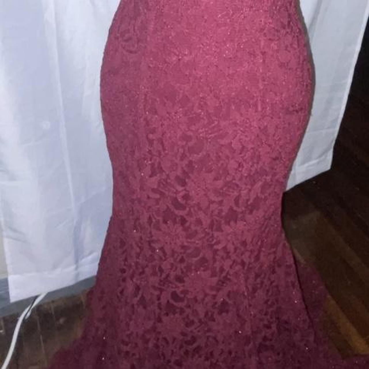 Product Image 2 - Burgundy prom dress with lacy