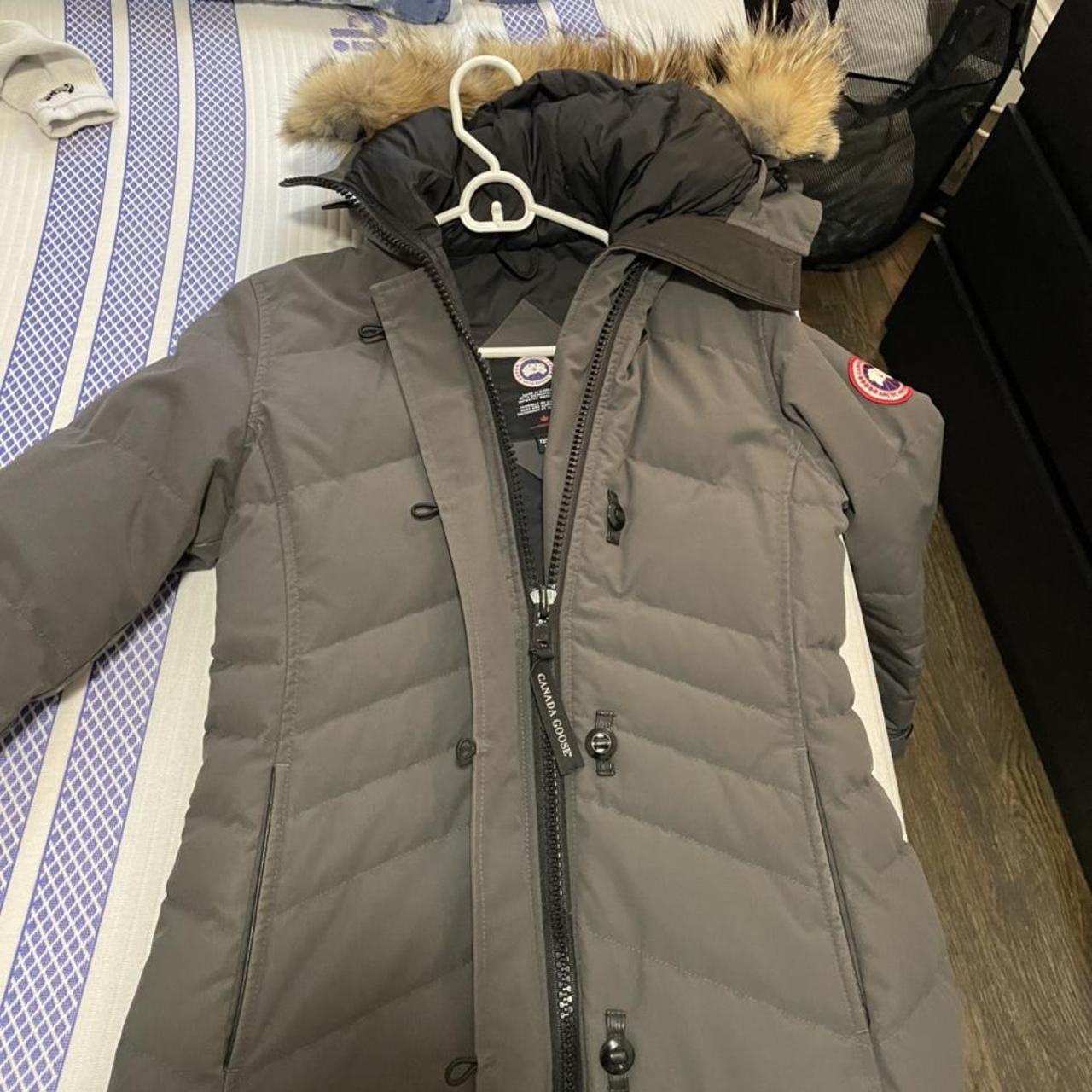 Canada Goose Shelburne Parka in Graphite In almost... - Depop