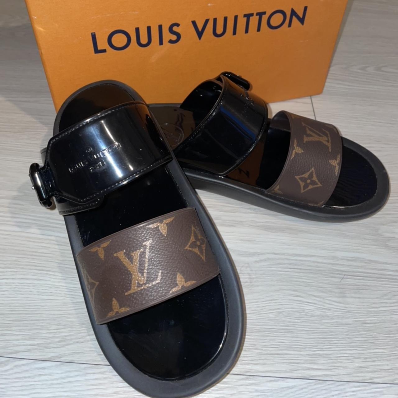 ✨DO NOT BUY✨ Louis Vuitton- Sunbath Flat Mule - Depop