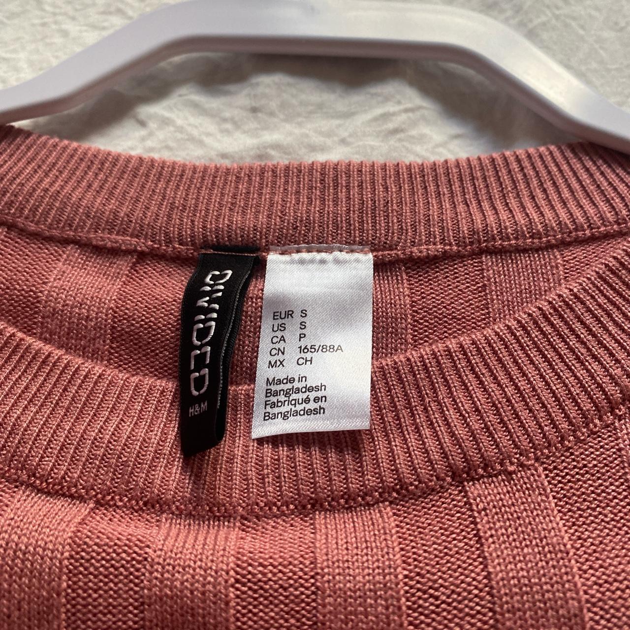 thin h&m sweater in size small, cute salmon... - Depop