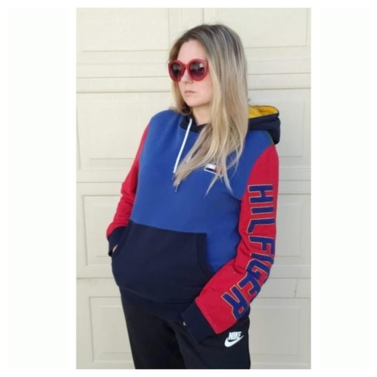 Tommy hilfiger hotsell hoodie 90s