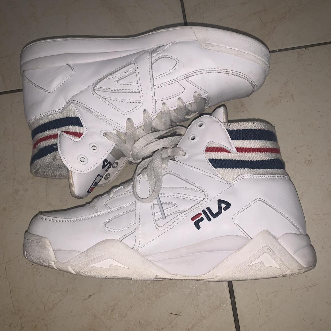 The cage outlet fila